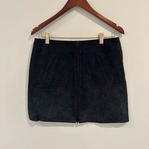 BlankNYC suede skirt!